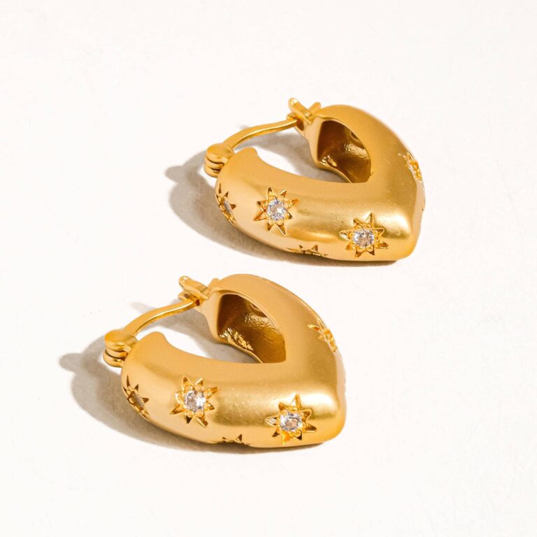 Flânerie by MAIQ - Desi Star-Set Heart Hoop Earrings